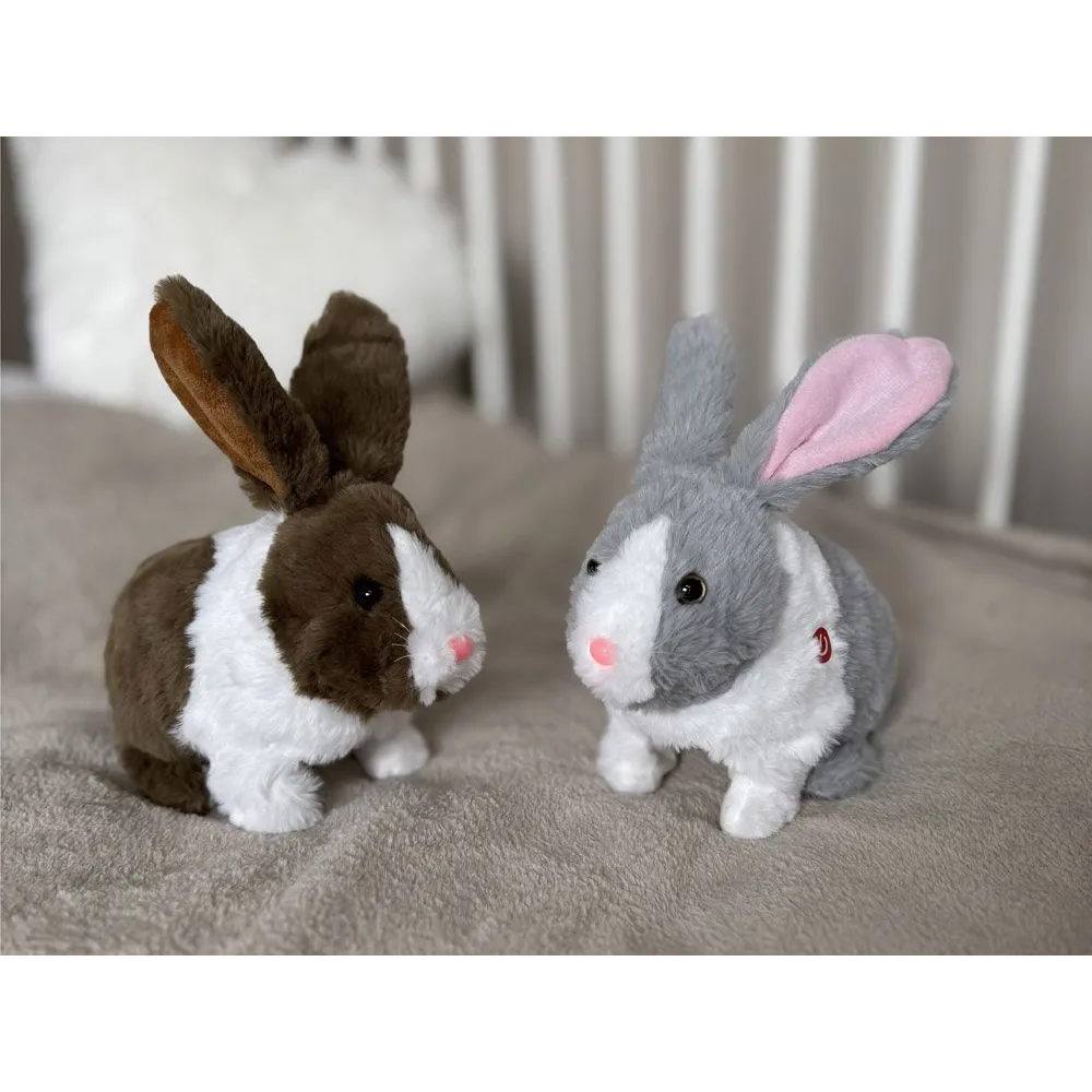 króliczek wydający przyjazne dźwięki podczas zabawy