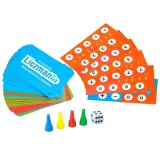 Kolorowe pionki i kostka z gry LICZMANIA z bliska