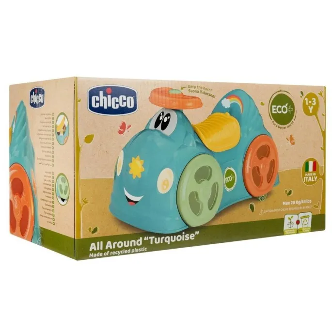 zielony jeździk dziecięcy All Around Eco+ z widocznym schowkiem pod siedziskiem