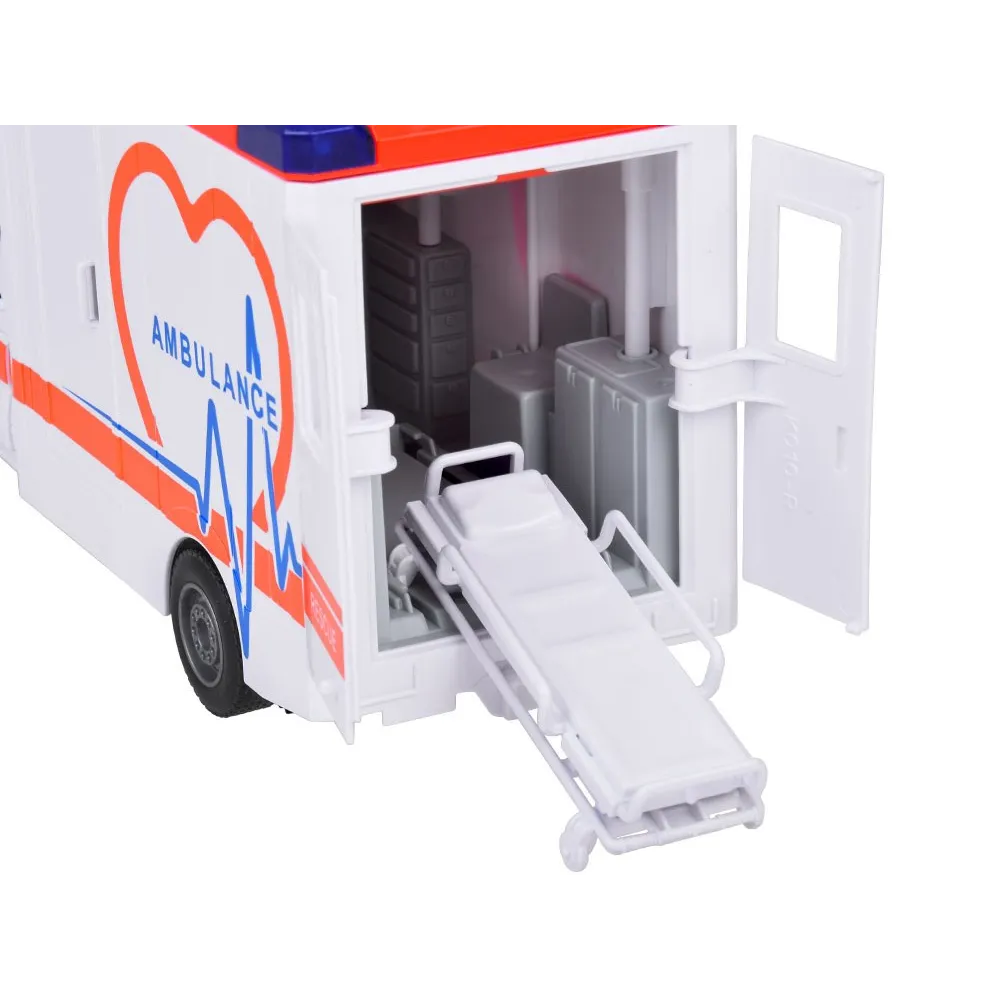 widok z tyłu na ambulans z otwartymi drzwiami i wysuniętymi noszami