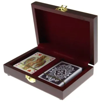 karty lux piatnik w drewnianym pudełku z bordowym wnętrzem