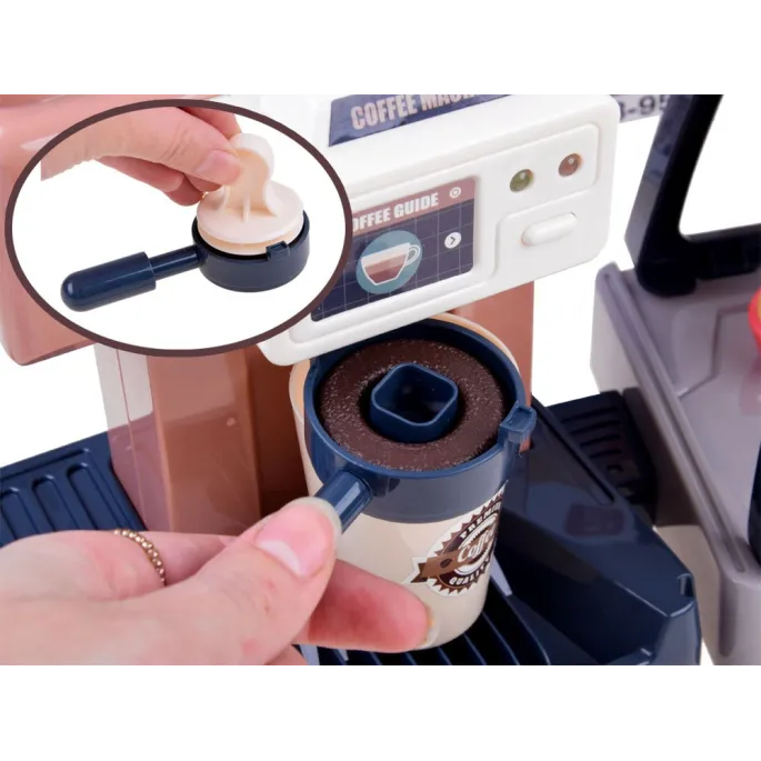 Witryna na słodkości oraz dodatki w zestawie kawiarni zabawkowej