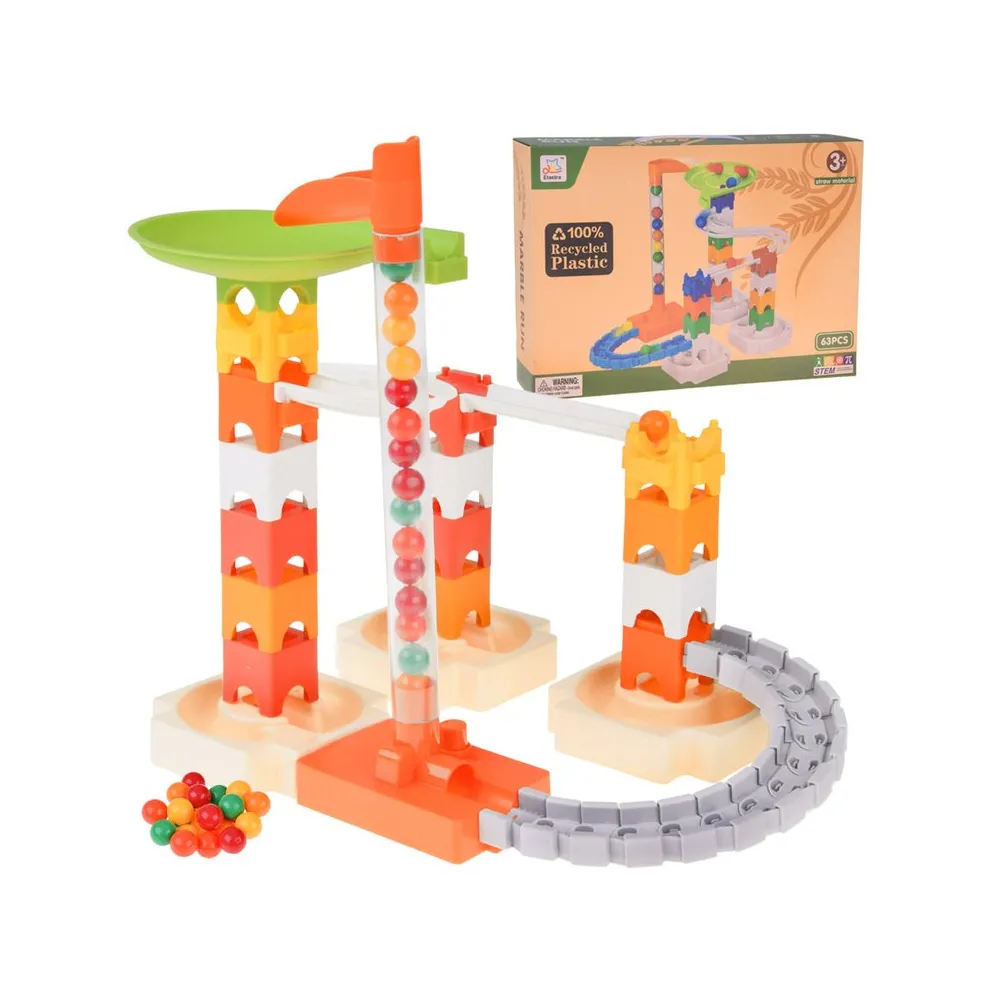 Klocki 63-elementowe do budowy toru kulkowego widoczne w całości