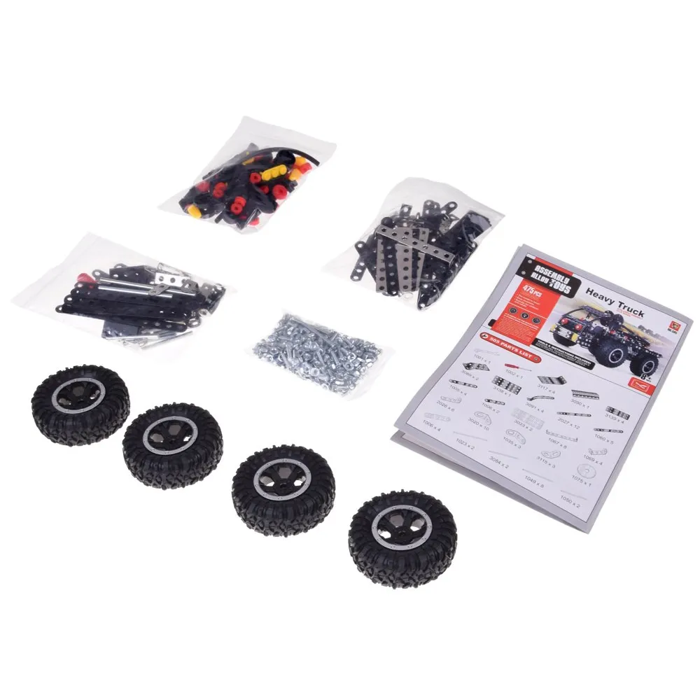 model ciężarówki z gumowymi oponami podczas składania