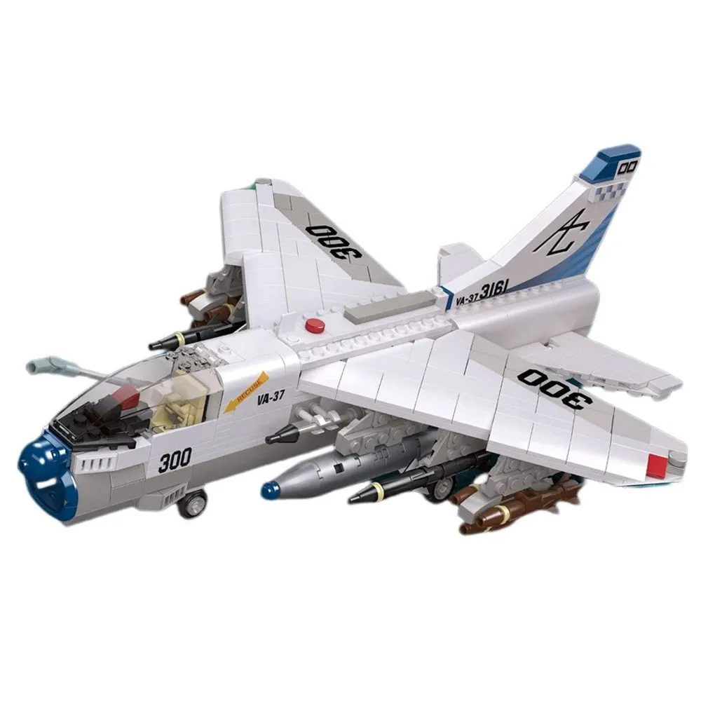 Zbliżenie na gotowy samolot z klocków o biało-szarej kolorystyce