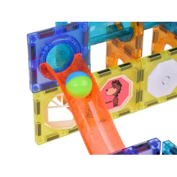 Podświetlana kopuła i kolorowe elementy klocków z serii 3D