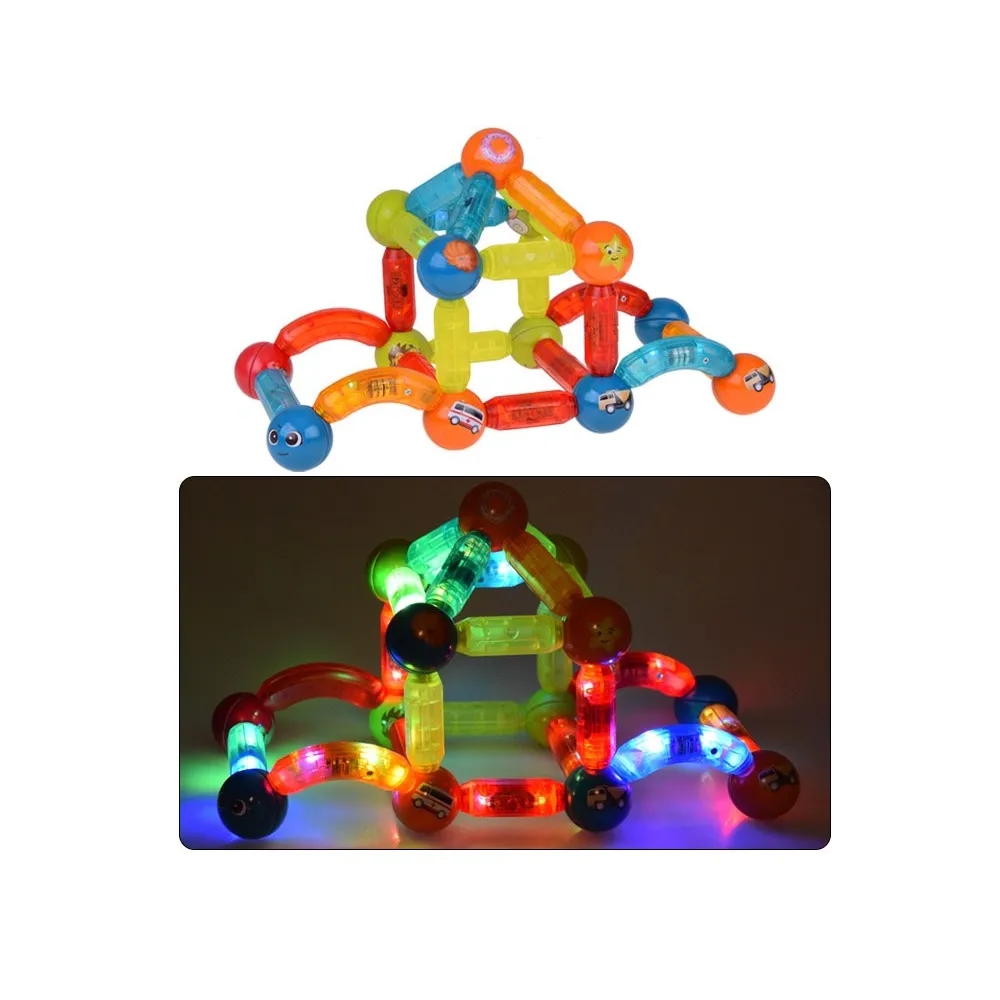 detal kolorowego plastikowego klocka z podświetleniem