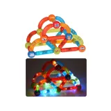 instrukcja dołączona do klocków magnetycznych pokazująca przykładowe budowle