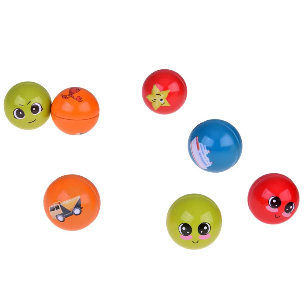 widok klocków magnetycznych na tle ciemnego pomieszczenia z podświetleniem