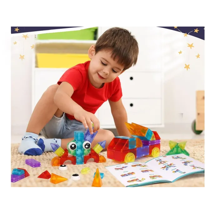 rozmaite figury przestrzenne zbudowane z magnetycznych klocków 3d