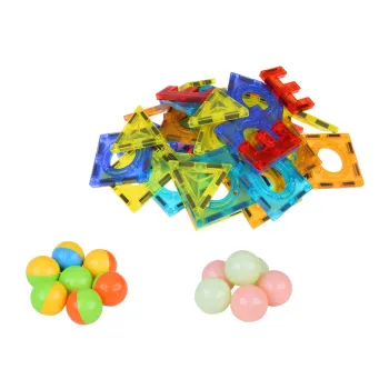 zestaw klocków magnetycznych 3d rozłożony na różne części