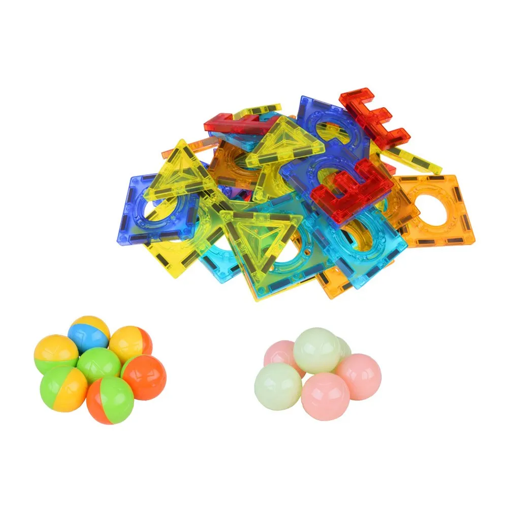 zestaw klocków magnetycznych 3d rozłożony na różne części