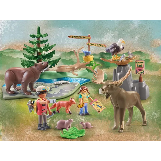 zbliżenie na figurki niedźwiedzia grizzly i łosia z zestawu