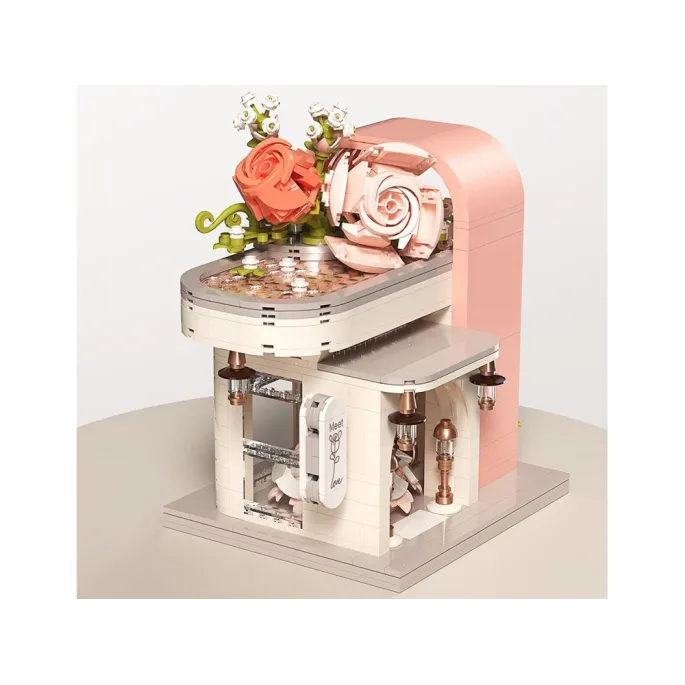 Zestaw klocków wyeksponowany jako ozdoba na półce lub biurku