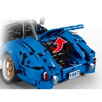 Klocki techniczne – szczegółowy grill i maska sportowego auta