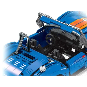 Model auta sportowego z przezroczystymi reflektorami z przodu