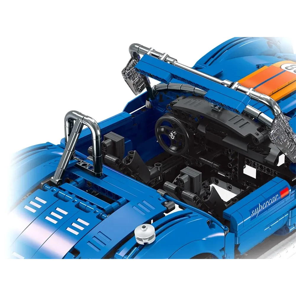 Model auta sportowego z przezroczystymi reflektorami z przodu