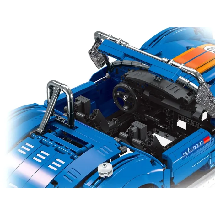 Model auta sportowego z przezroczystymi reflektorami z przodu