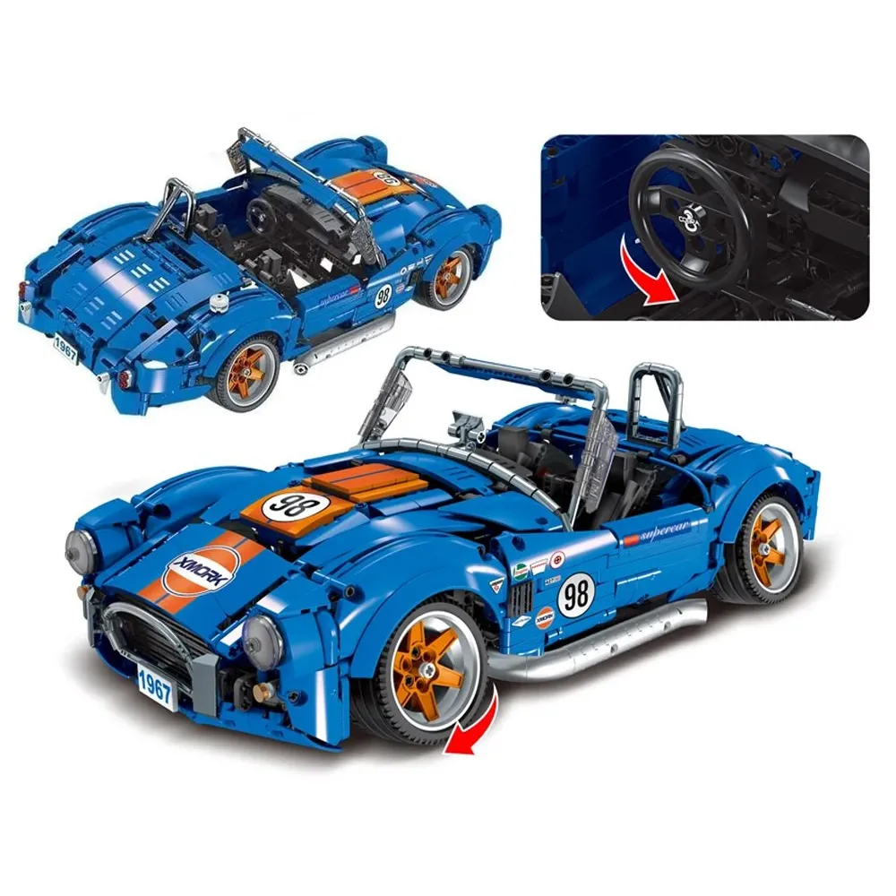 Detale wnętrza pojazdu Cobra-427 zbudowanego z klocków