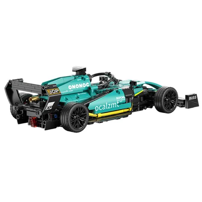 kolorowa ilustracja pudełka zestawu klocków technicznych 2w1