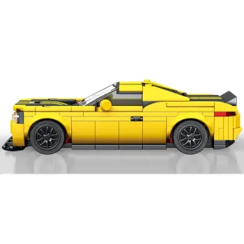 Model auta sportowego z ruchomymi kołami wykonany z technicznych klocków