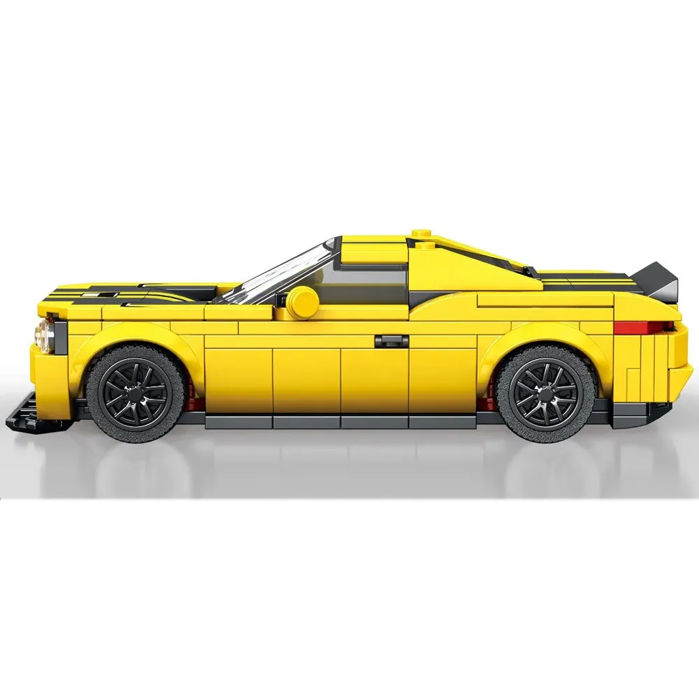 Model auta sportowego z ruchomymi kołami wykonany z technicznych klocków