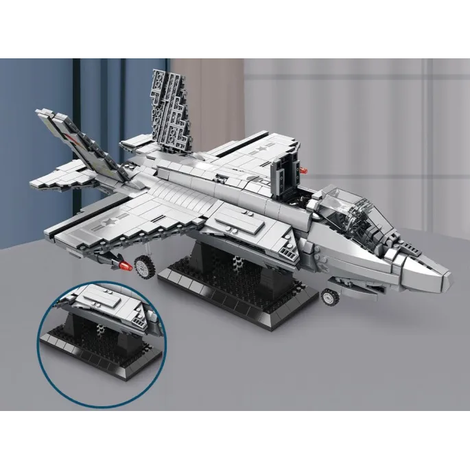 zestaw klocków technicznych F-35 przygotowany do złożenia