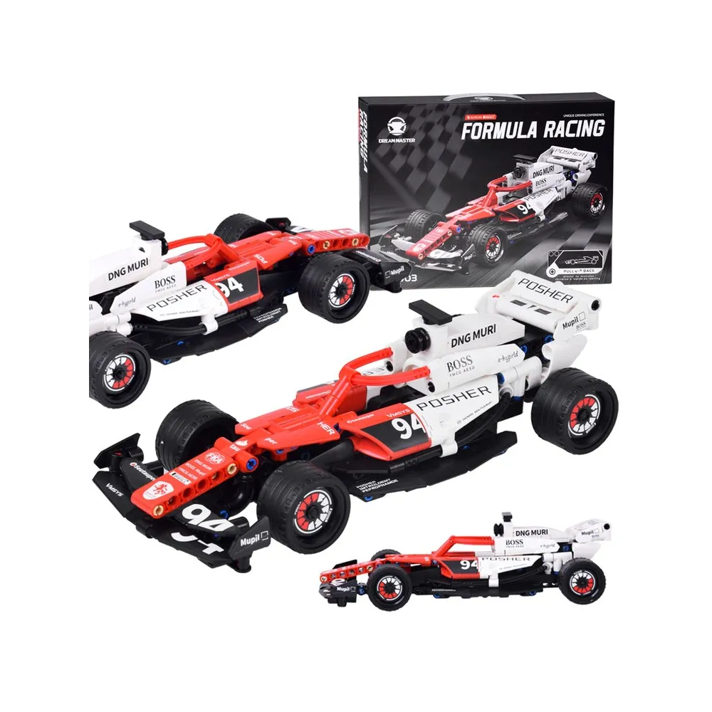 model bolidu z klocków technicznych na białym tle