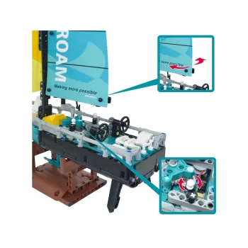 Kolorowe elementy o różnych fakturach układane podczas budowy jachtu