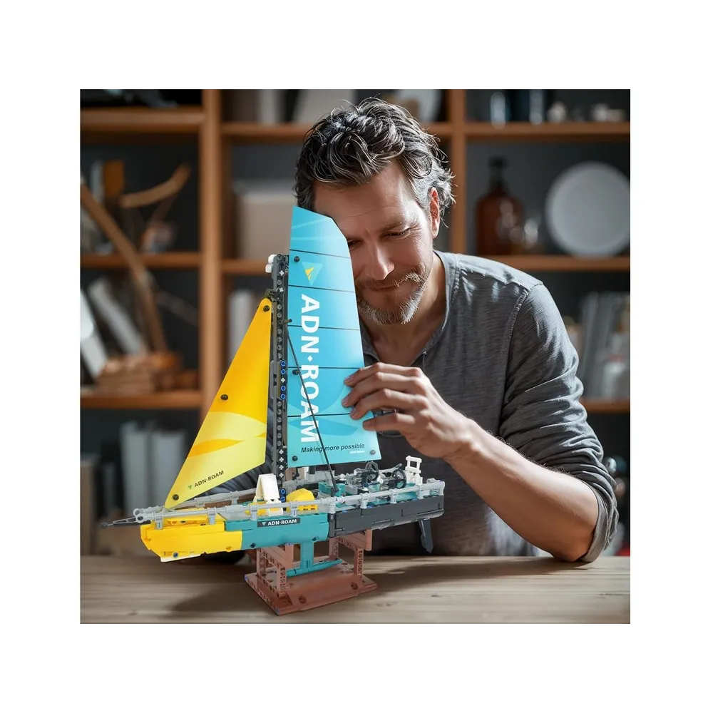 Prezentacja gotowego jachtu o wysokości 40 cm na tle białym