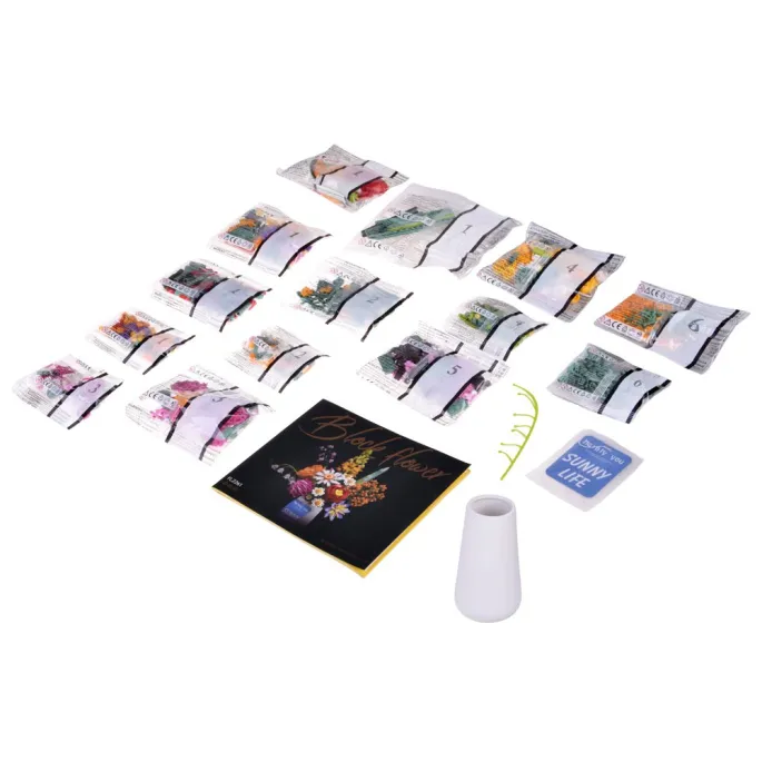 bukiet z klocków prezentowany w matowym, stonowanym wazonie