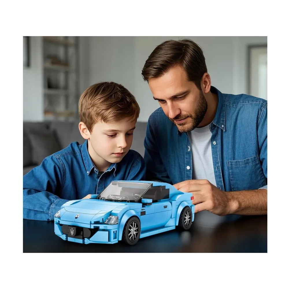 Detal z naklejkami dekoracyjnymi na modelu Maserati Gran Turismo