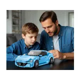 Detal z naklejkami dekoracyjnymi na modelu Maserati Gran Turismo