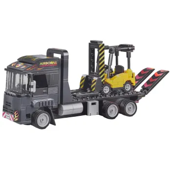 Zbliżenie na wózek widłowy skonstruowany z klocków technicznych