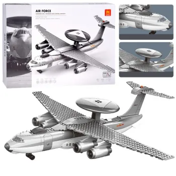 model samolotu e-3 sentry z klocków technicznych ustawiony na białym tle