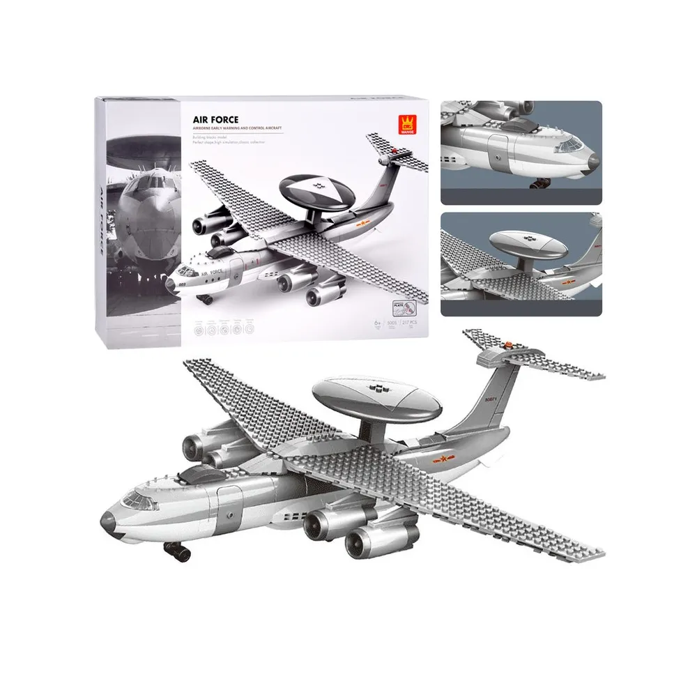 model samolotu e-3 sentry z klocków technicznych ustawiony na białym tle