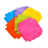 kocyk patchwork na łóżku jako dekoracja pokoju dziecięcego