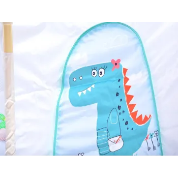 prezentacja rozłożonego kojca w pokoju dziecięcym