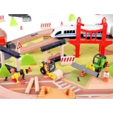 szczegóły kolorowych znaków i akcesoriów w kolejce drewnianej