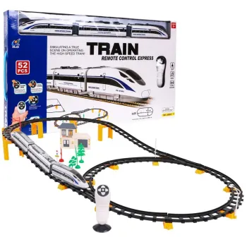 Duży zestaw kolejki z 52 elementami rozłożony na podłodze