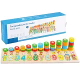 drewniana układanka z kolorowymi cyferkami na tablicy