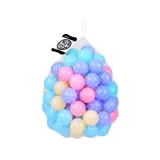 Delikatne pastelowe piłki w praktycznej siatce do przenoszenia