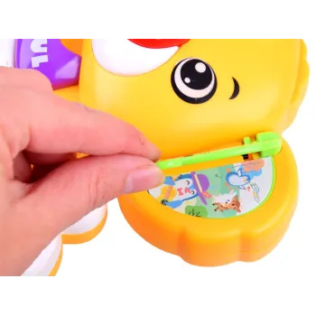 widok pianinka z wyraźnie widocznym panelem dźwięków zwierząt