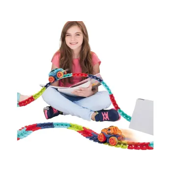 opakowanie zestawu z widocznym autkiem i fragmentami toru