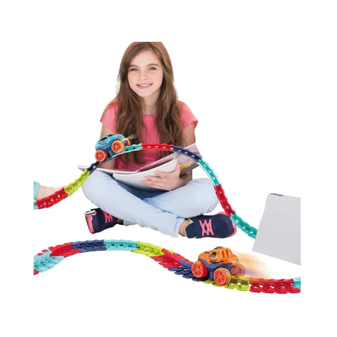 opakowanie zestawu z widocznym autkiem i fragmentami toru