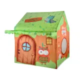 Zbliżenie na drzwi namiotu domek leśni przyjaciele