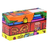 drewniany pchacz na tle jasnej podłogi w domu