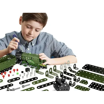 wagon z kompletu konstrukcyjnego parowozu