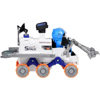 detal kabiny łazika z widocznym wnętrzem i figurką