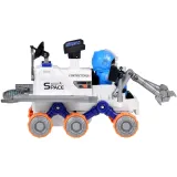 detal kabiny łazika z widocznym wnętrzem i figurką